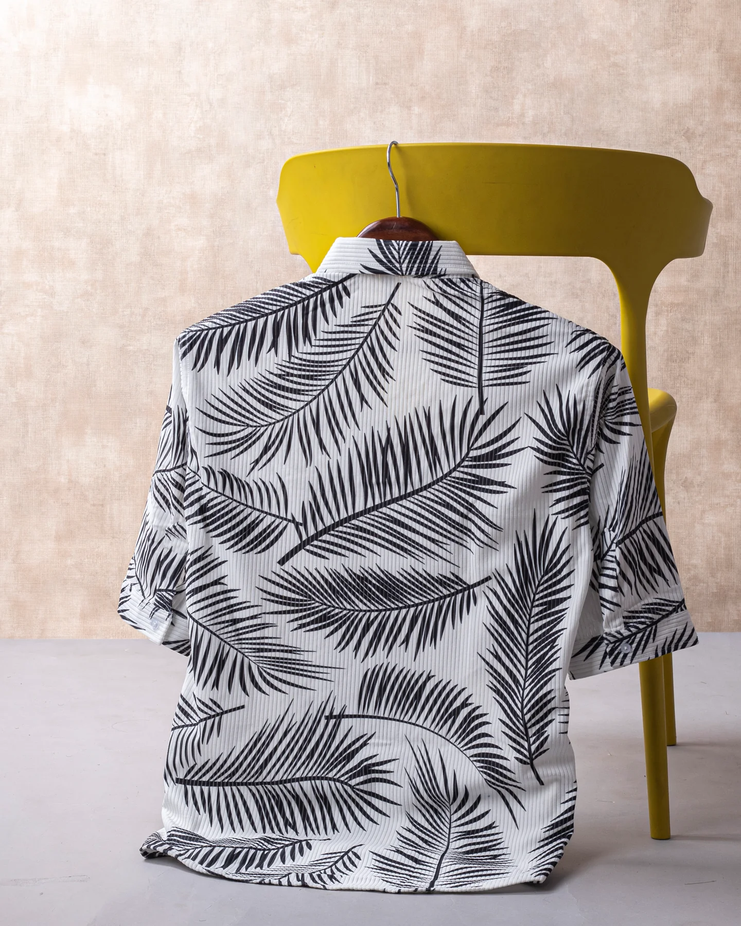 EVOCATIVE GREEN PALM LEAF PRINT SHIRT